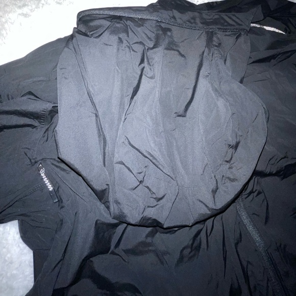 Men’s Lululemon windbreaker jacket never worn size XL - Picture 6 of 11